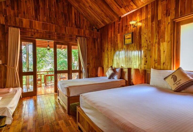 اتاق خانوادگی با چشم‌انداز دریا, Mango Beach Resort