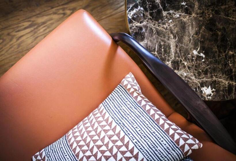 Quarto Deluxe com Sacada, Callas House