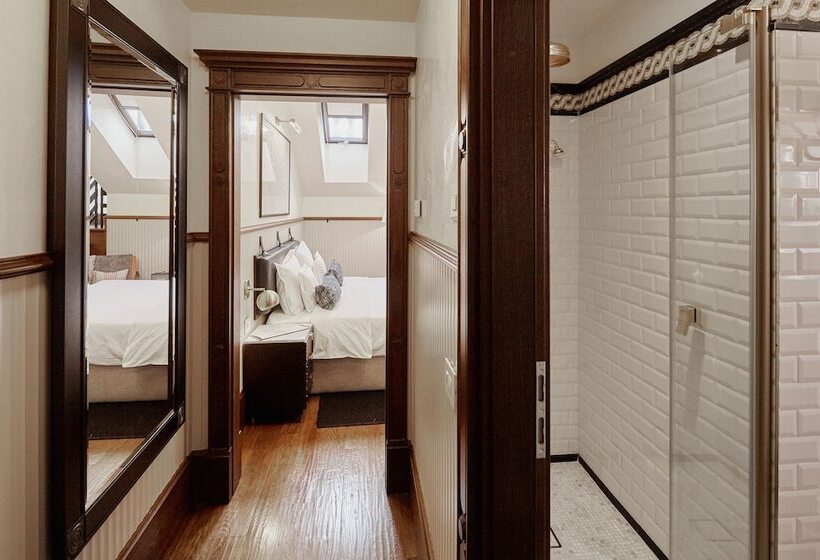 Quarto Deluxe com Sacada, Callas House
