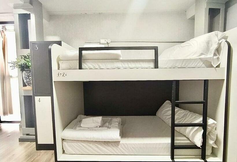 Четырехместный Номер Стандарт, Quartier Bilbao Hostel Casco Viejo