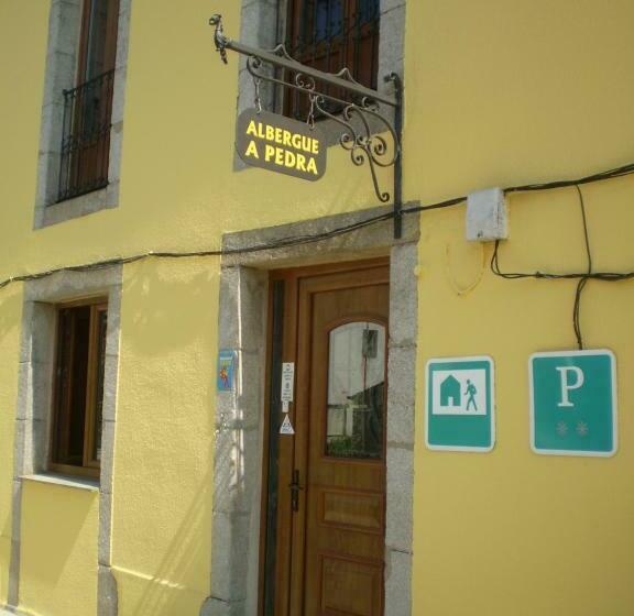 Кровать в Общей Комнате, Pensión Albergue A Pedra
