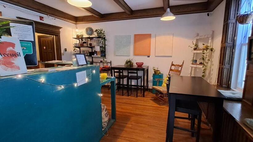 ルームシェアのワンベッド, Auberge De Jeunesse Magog Orford Hostel