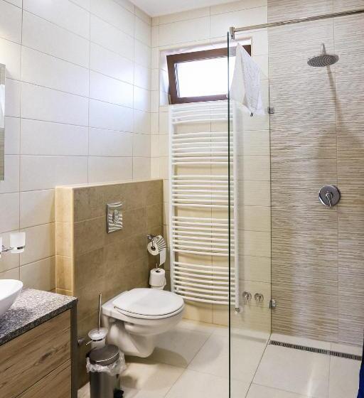 Номер Deluxe, Madison Village