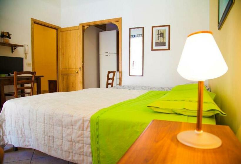Quarto Quádruplo Estandar, Bed & Breakfast Il Castellino