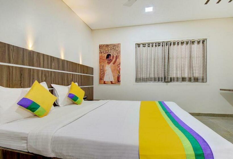 Standard Room, Treebo Lalaji S Executive