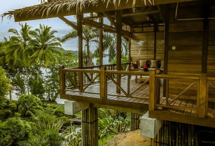 اتاق لوکس با چشم‌انداز دریا, Janji Laut Resort