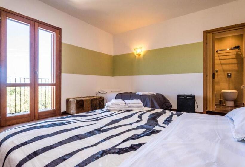 غرفة قياسية رباعية مطلة على البحر, B&b Le Dune   Self Check In
