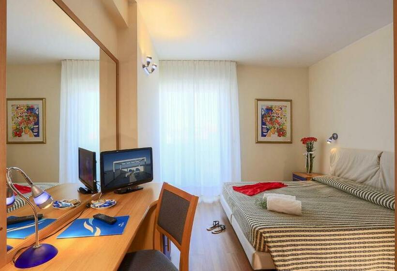 Classic room with balcony, Sporting