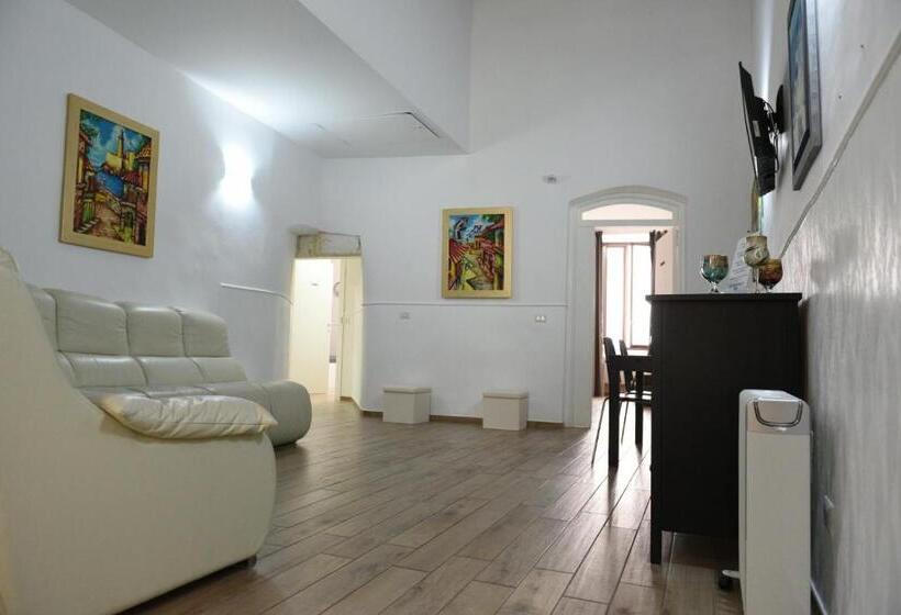 اتاق استاندارد سه نفره, Sisters Residence