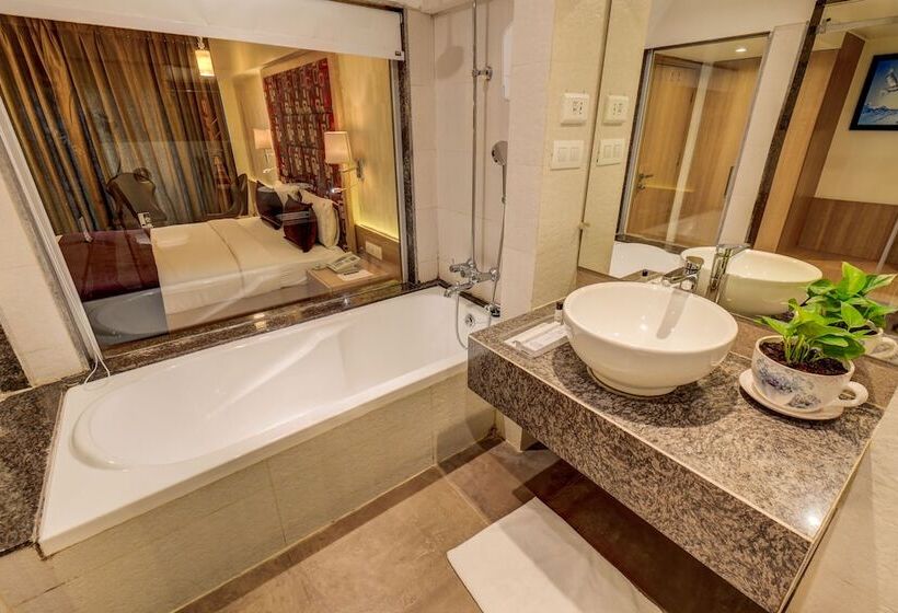 Люкс, The Ssk Solitaire Hotel & Banquets