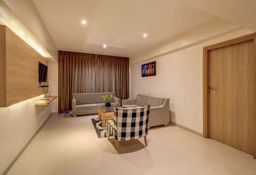 스위트, The Ssk Solitaire Hotel & Banquets
