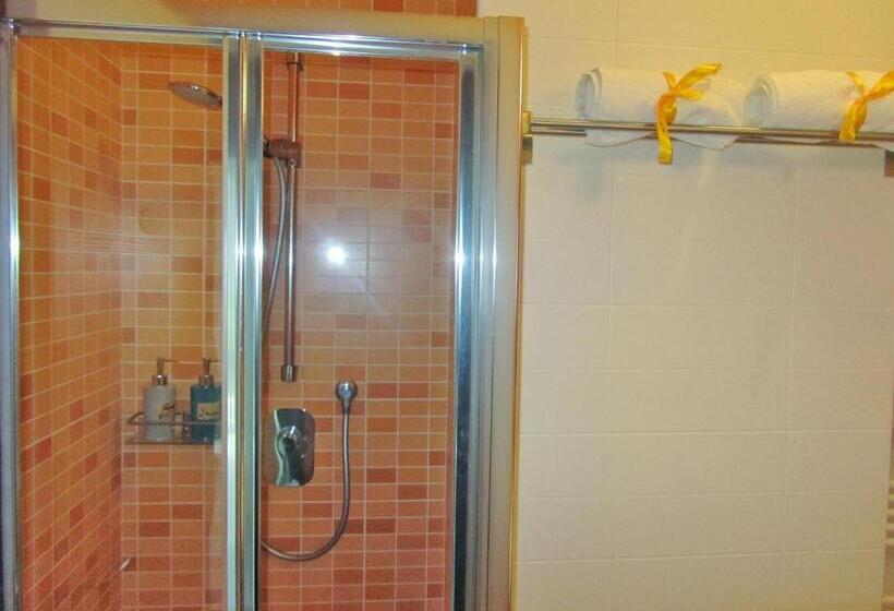 اتاق استاندارد یک تخته با سرویس بهداشتی مشترک, B&b Il Giardino In Città   Parcheggio Privato Gratuito Su Disponibilità