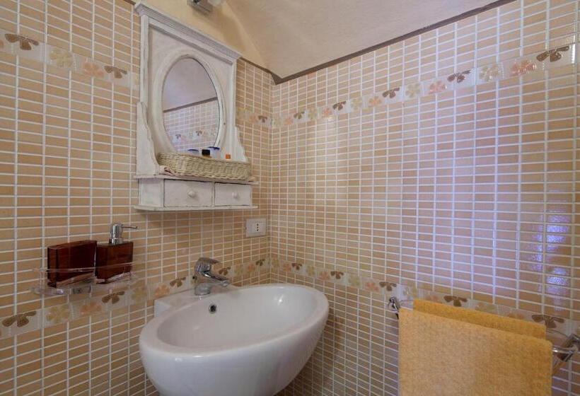 اتاق لوکس, B&b La Pulce Dorata