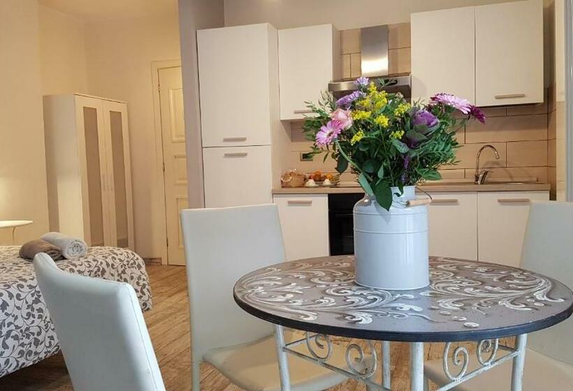 استودیوی لوکس, B&b La Tartaruga