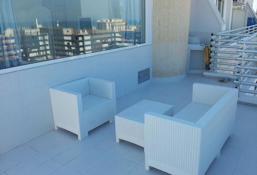 Quarto Triplo Clássico, Luxury Room Rooftop