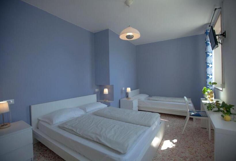 اتاق استاندارد سه نفره, Prà De La Fam B&b