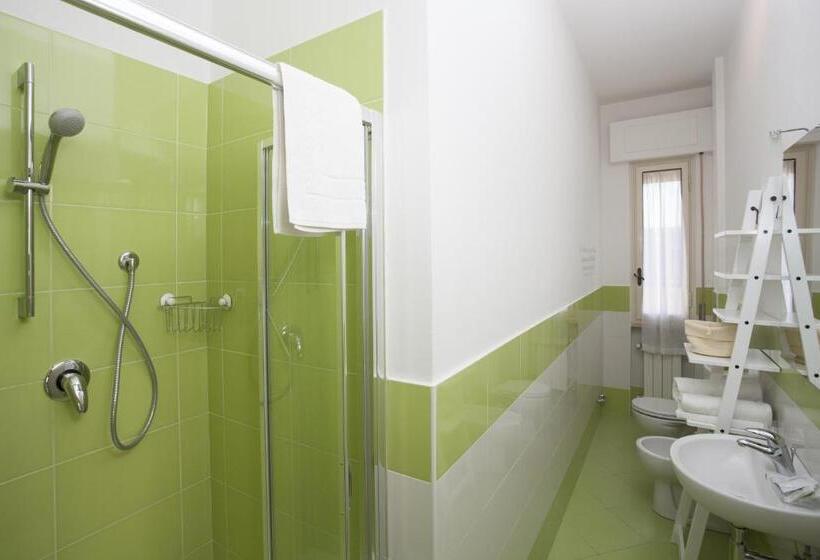 Standard room with outdoor bath, B&b Cento Passi Dalle Mura