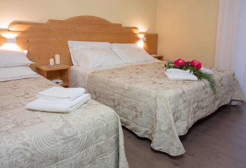 Chambre Triple Standard avec Balcon, Alla Fonte