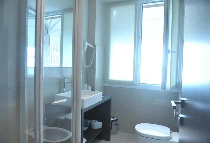 اتاق استاندارد با بالکن, Hll Hotel Lungolago Lecco Como Lake