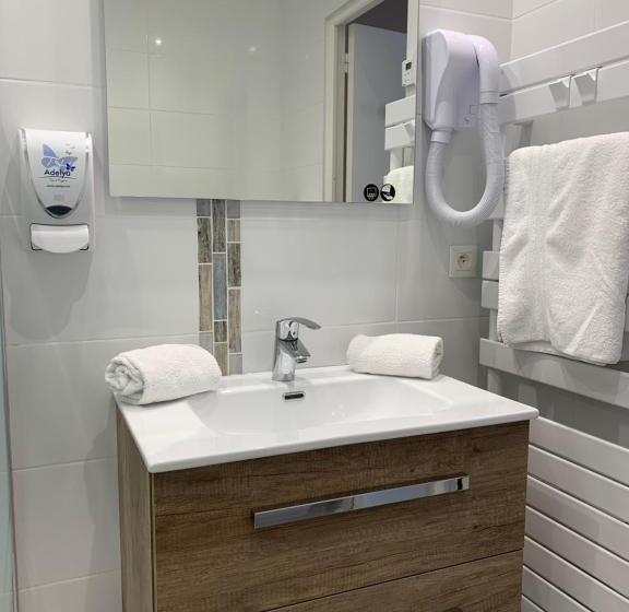 Семейный Номер, Hôtel Beau Rivage
