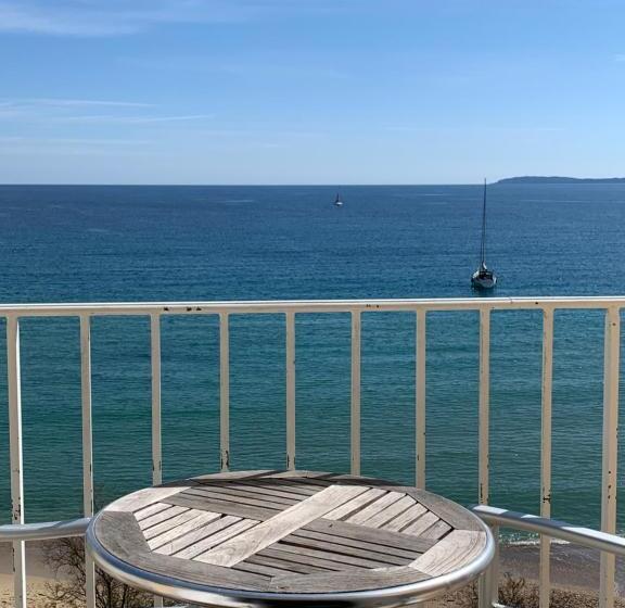 Номер Стандарт Вид на Море с Балконом, Hôtel Beau Rivage