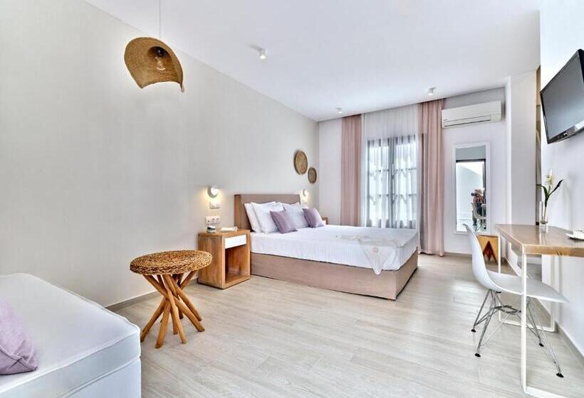 带按摩浴盆的套房, Aella Residence