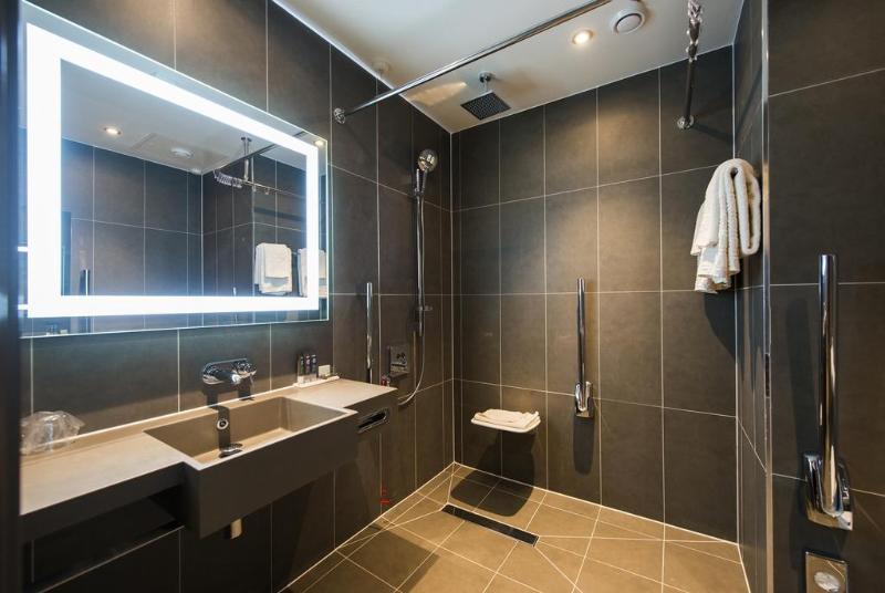 高级大房间, Novotel London Heathrow Airport T1 T2 And T3
