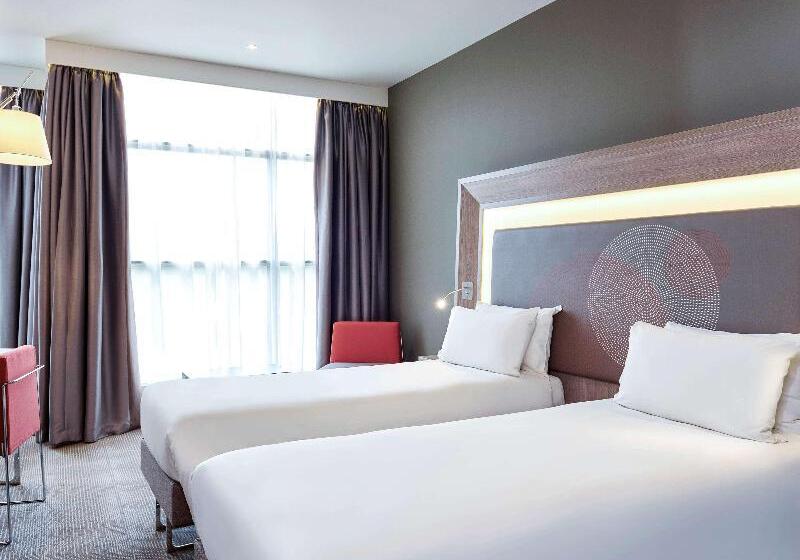 标准间, Novotel London Heathrow Airport T1 T2 And T3