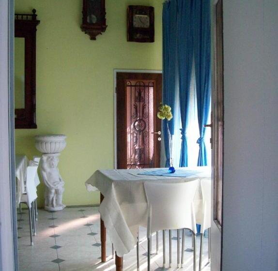 패밀리 룸, Villa Fiorita