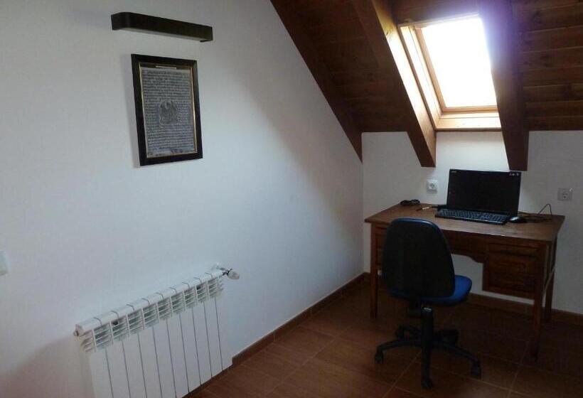 Кровать в Общей Комнате, Hostal Rural Haizea