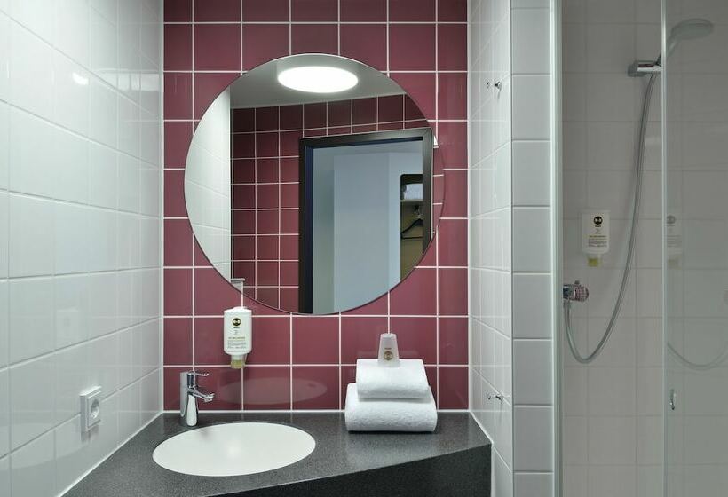 اتاق استاندارد سه نفره, B&B Hotel Berlin Alexanderplatz
