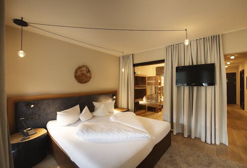 سوییت سوپریور, Almhof Family Und Wellness Resort