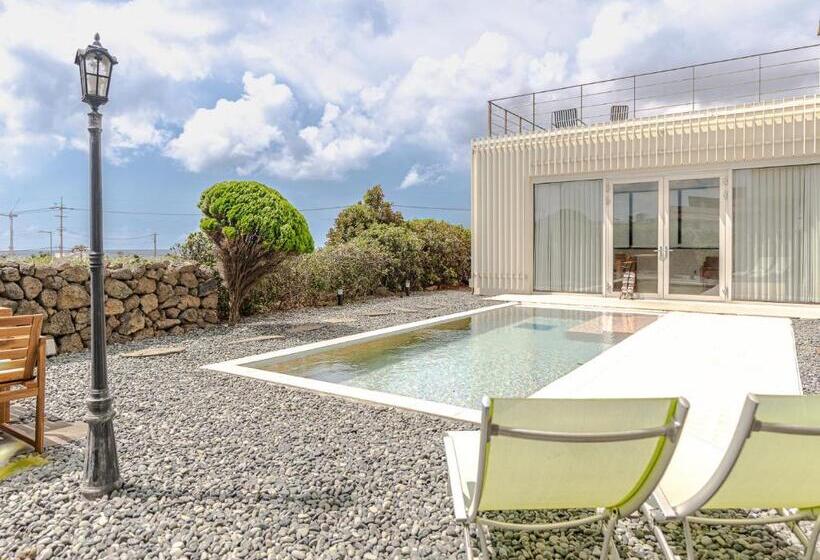 اتاق استاندارد با بالکن و چشم‌انداز دریا, Boutique Pool Villa Namib
