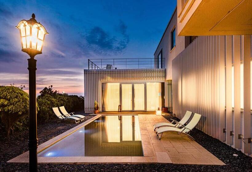 اتاق استاندارد با بالکن و چشم‌انداز دریا, Boutique Pool Villa Namib