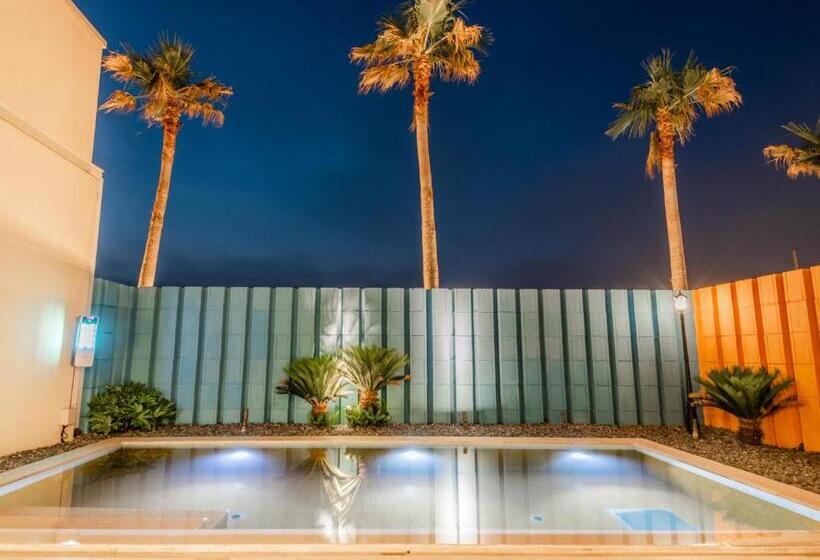 اتاق خانوادگی با چشم‌انداز دریا, Boutique Pool Villa Namib