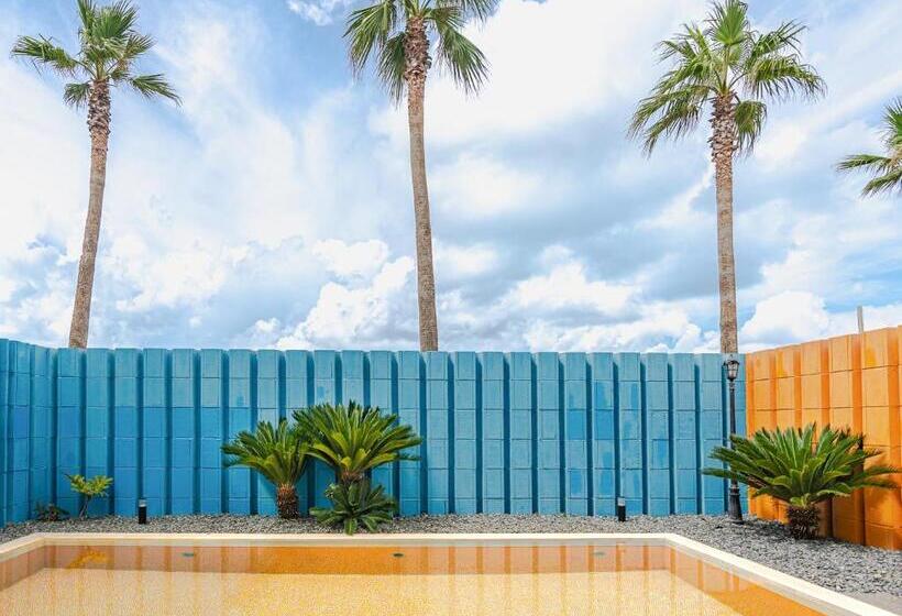 اتاق خانوادگی با چشم‌انداز دریا, Boutique Pool Villa Namib