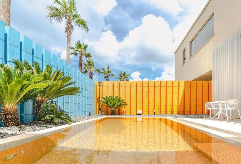 اتاق خانوادگی با چشم‌انداز دریا, Boutique Pool Villa Namib