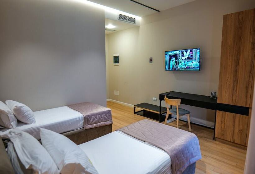 디럭스 룸, Lord Hotel Tirana