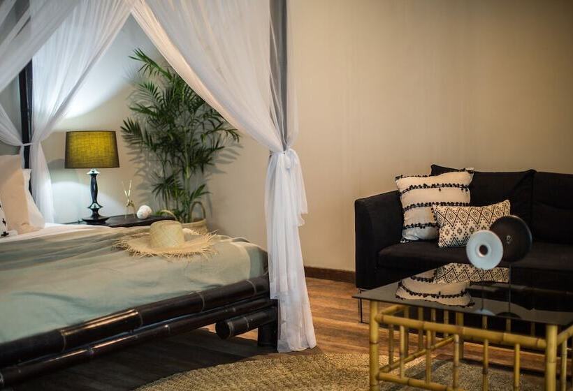 Quarto Superior, Bloomfield Umalas