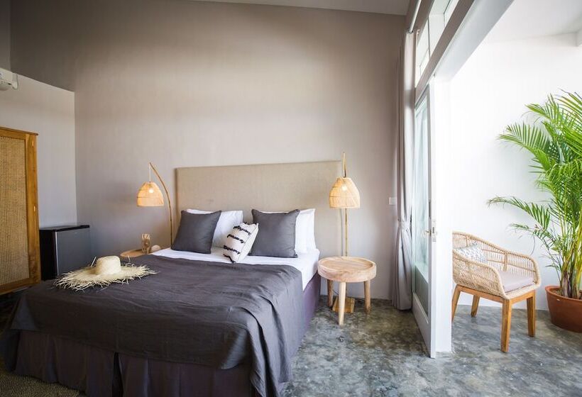 Quarto Estandar, Bloomfield Umalas
