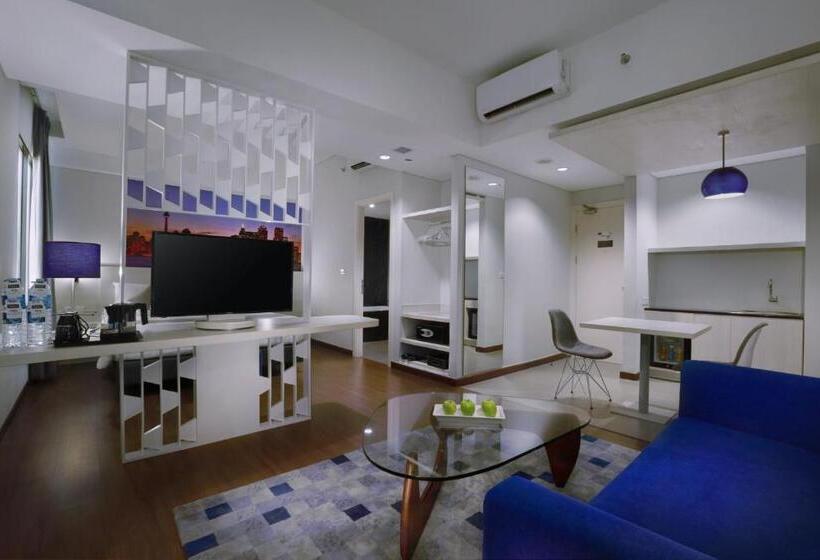 Полулюкс, Neo+ Kebayoran Jakarta