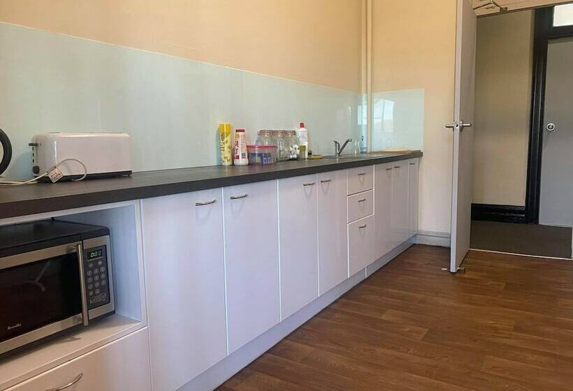 标准单人间共用浴室, Imperial Hotel Coonabarabran