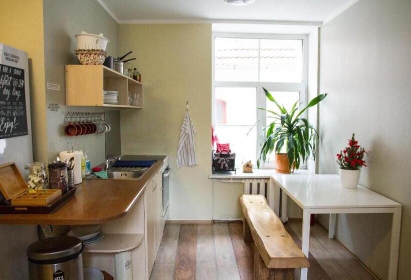 اتاق استاندارد با سرویس بهداشتی مشترک, Amber Private Rooms