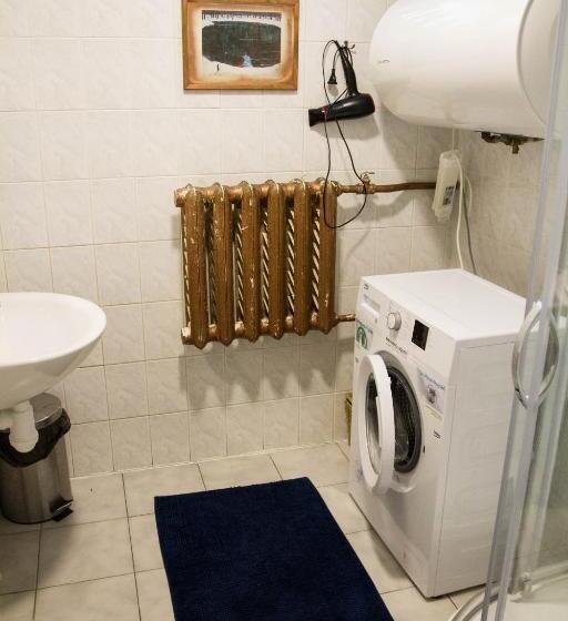 اتاق استاندارد با سرویس بهداشتی مشترک, Amber Private Rooms