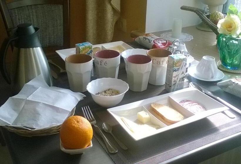 اتاق استاندارد با سرویس بهداشتی مشترک, Gogol Park Rooms