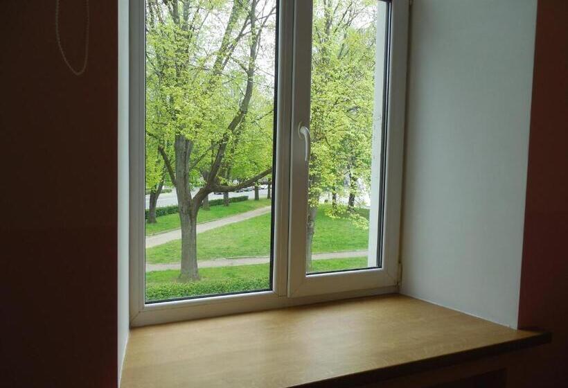 اتاق خانوادگی با سرویس بهداشتی مشترک, Gogol Park Rooms