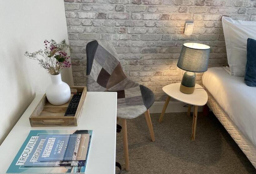 Номер Deluxe, Le Trouville   Hotel De Charme