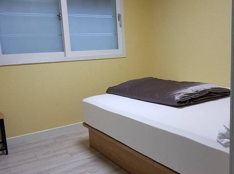Студия Премиум, Inn Gyeongju Guest House & Mini