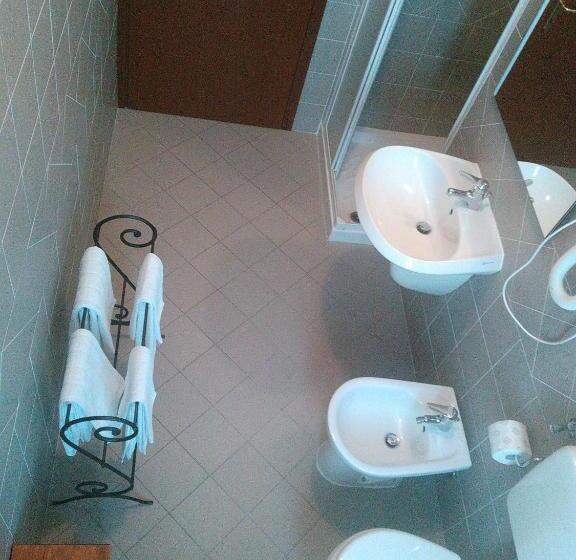 Chambre Triple Standard, Albergo Capriolo