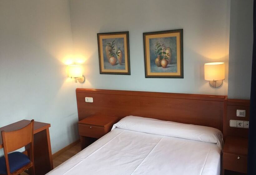 اتاق استاندارد سه نفره, Hostal Alda Rio Duero